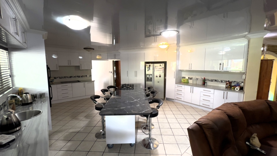 4 Bedroom Property for Sale in Langenhovenpark Free State